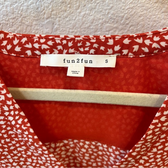 FUN2FUN Cap Sleeve Blouse - Picture 5 of 10